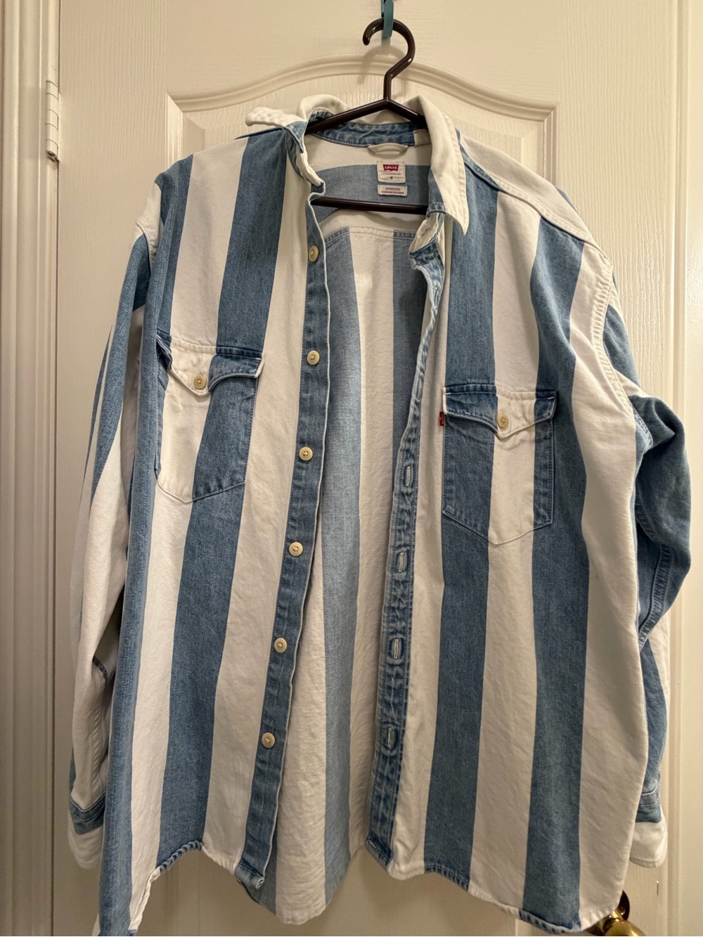 Levi's Men's Blue and White Vertical Stripe Denim Button-Up Shirt